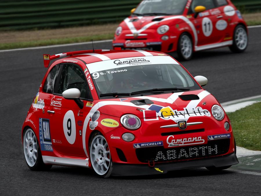  Abarth 500 Assetto Corse 2008 года  (фото 21 из 33)